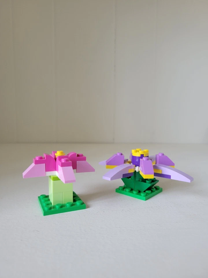 LEGO CLASSIC: Lego Medium Creative Brick Box (10696) 100% Complete. W/Manual - Image 4 of 4