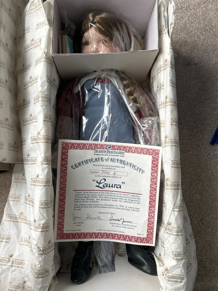 Muñeca Ashton Drake Laura Ingalls con certificado de autenticidad porcelana primera edición Foto 4 de 4