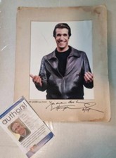 HENRY WINKLER 'THE FONZ' SIGNED ORIGINAL TV GUIDE COVER PORTRAIT PHOTO (1979)