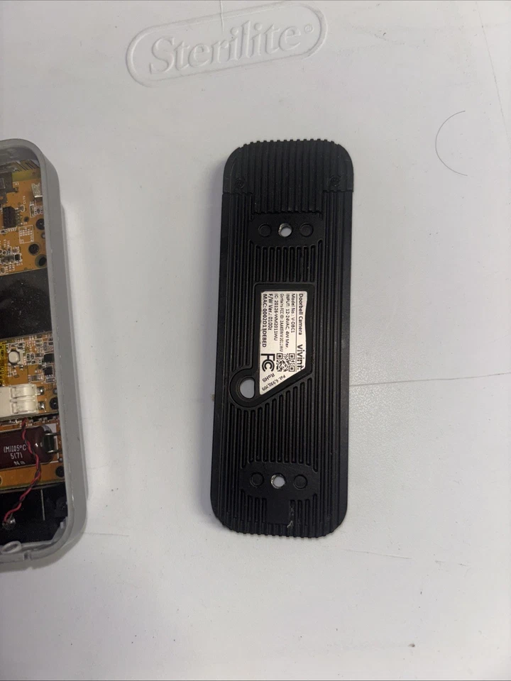 VIVINT V-DBC1 Doorbell Camera - Grey Silver Color. Parts Only - Image 3 of 3