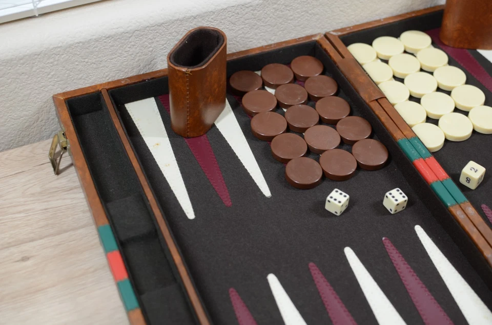 Backgammon Set Brown Leatherette Dice Game Vintage Reiss 18" - Image 2 of 4