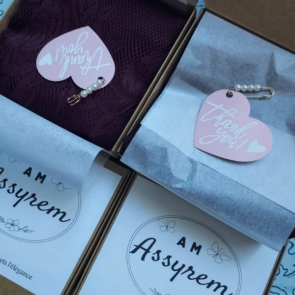 Chale Élégant en Dentelle - Avec Épingle Décorative Perlée Offerte - Photo 2/4