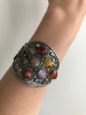 Ancien bracelet manchette ethnique en metal argenté et pierres naturelles agate? - Photo 1/4