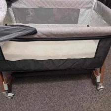 Mika Micky Bassinet Bedside Sleeper Portable Crib Gray w/ Mosquito Net