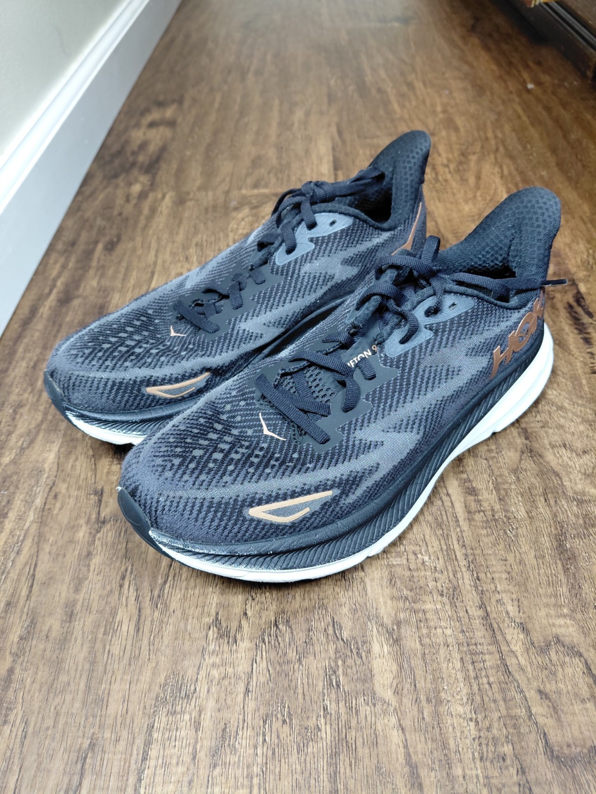 Hoka One One HOKA Clifton 9 Black Rose Gold Women Size 9B  thumbnail 2