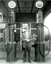 RED and WHITE PEPPER GASOLINE SERVICE STATION OWNER  5x7 REPRINT