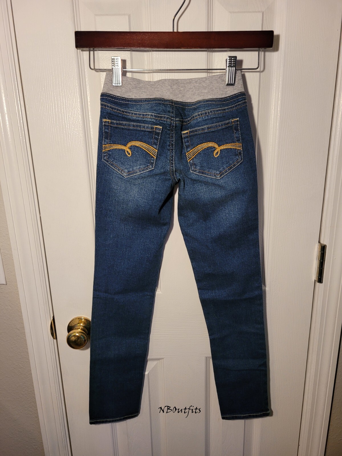 Picture 3 of 4