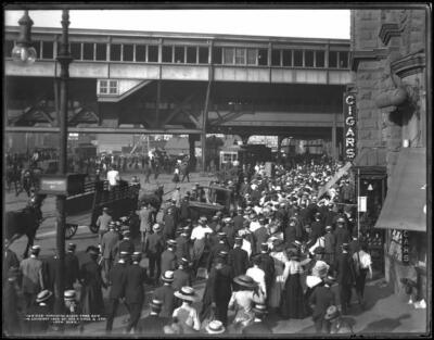 Manhattan NY crowds of commuters on Park Row and Frankfort Str- 1900 Old Photo