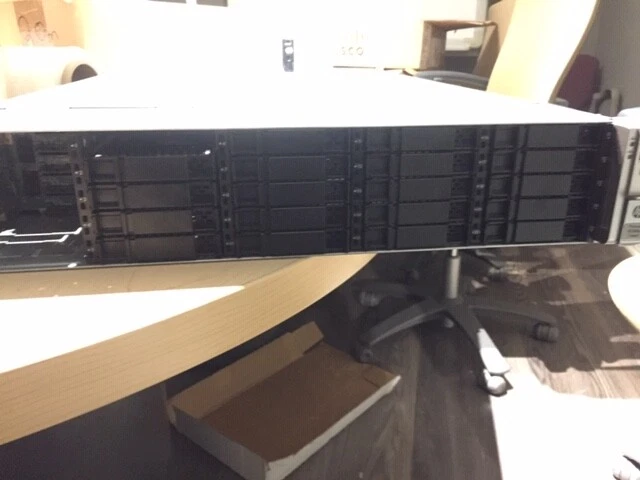 HP DL380P G8 665554-B21 25XSFF 256GB RAM, DUAL 750W P.S RAILS, 2X 8GB FIBRE - Image 4 of 4