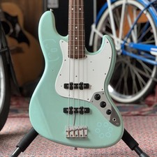 Fender Japan Jazz Bass JB62 - Daphne Blue avec graphismes kaomoji, CIJ 2006-2008