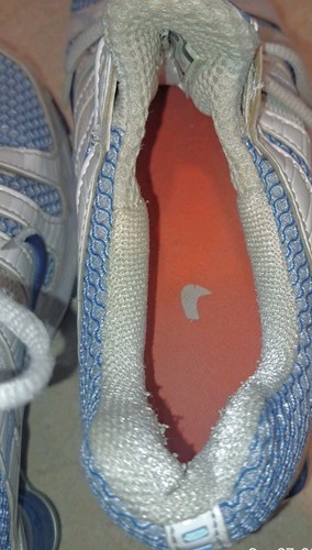 MUJER NIKE SHOX NZ RON ACTIVE CROSS FIR ZAPATILLAS INFORMALES AZUL BLANCO PLATA TALLA 10 - Imagen 12 de 13