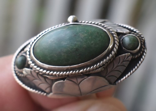 Vintage Sterling Silver 925 Green Stone Poison Pill Box Ring. Sz 8.