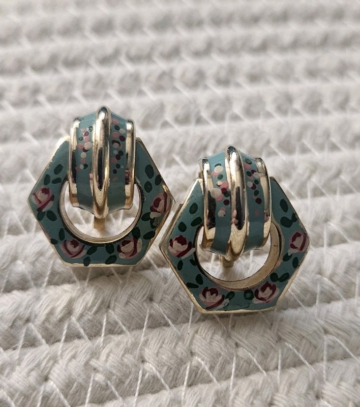 Vintage Enamel Rose Earrings Gold Tone Floral Screw Back Dainty Green Roses