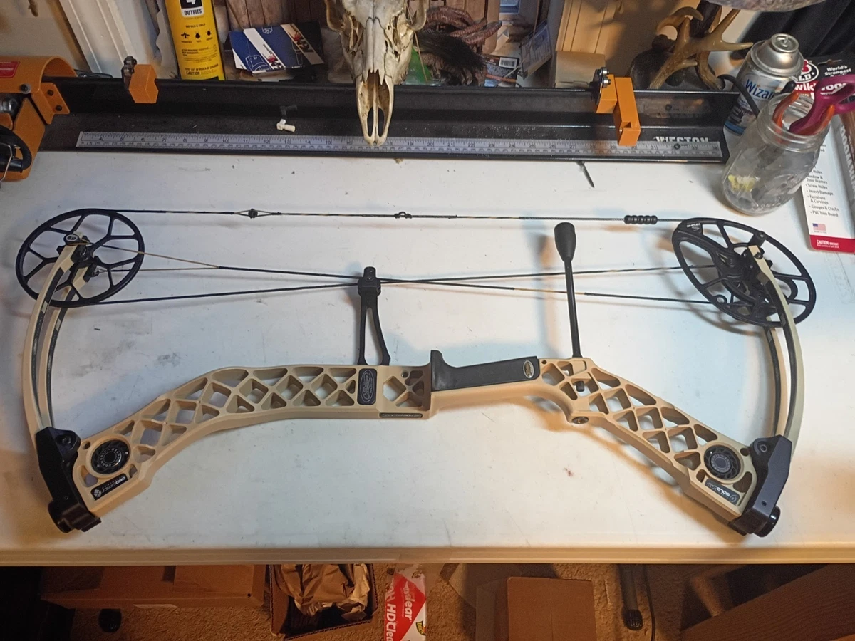 Arc Compound Mathews Creed 70# – Finition Perdu Camo, Neuf Avec Petits Défauts