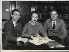 1933 Press Photo Narcissa Swift with her assistants Barnhardt and Samuels