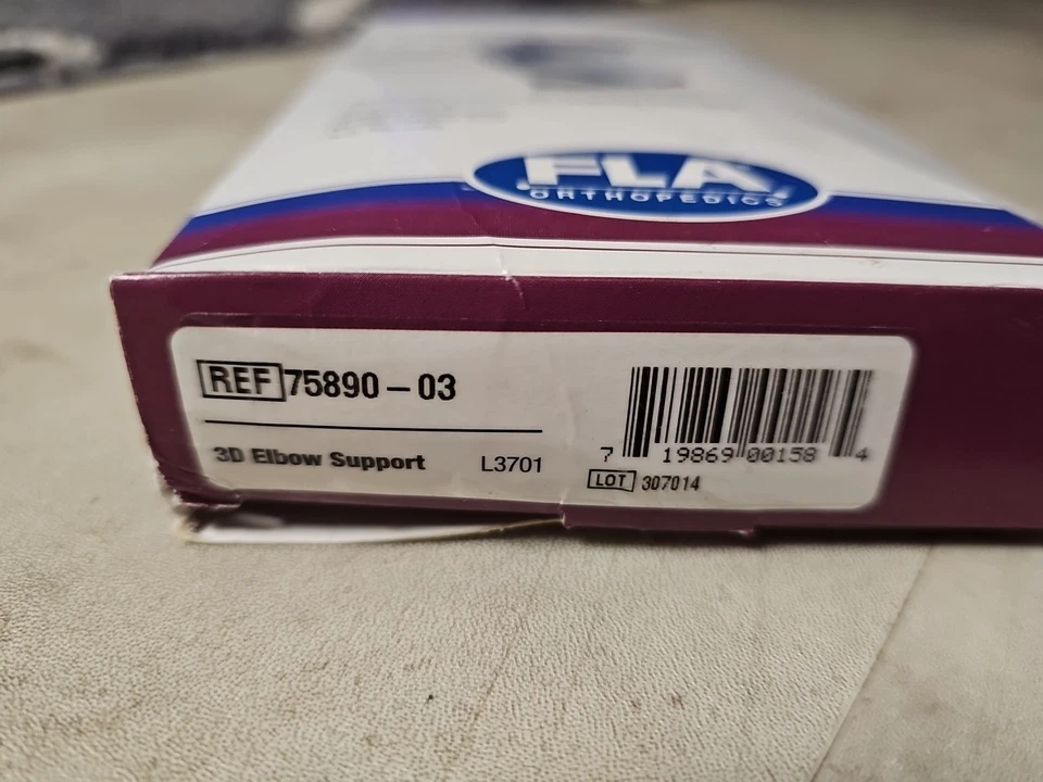 Soporte de codo 3D FLA Orthopedics Pro Lite movimiento comodidad tamaño mediano Foto 3 de 4