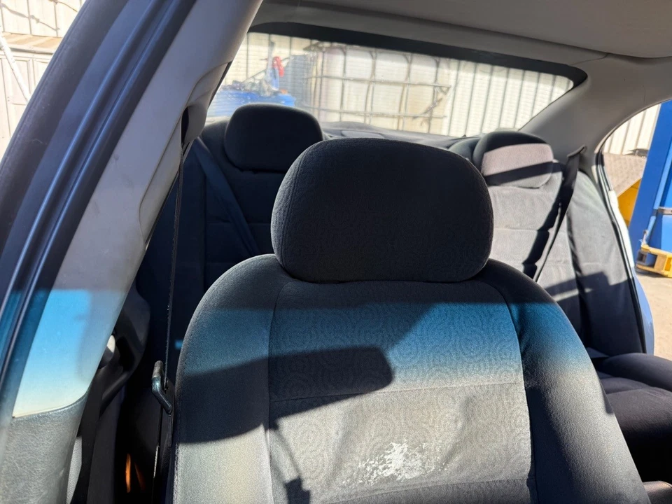 Holden Commodore 2003 VY Calais Cloth Set Of Seats - image 4 of 4