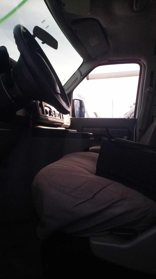 Conjunto de filtro de aire usado se adapta a: furgoneta Ford E250 2012 5,4 grado B Foto 4 de 4