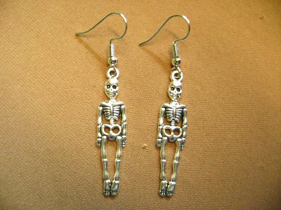 NWOT- SILVER TONE DROP DANGLE SKELETON  HALLOWEEN HOOK PIERCED EARRINGS