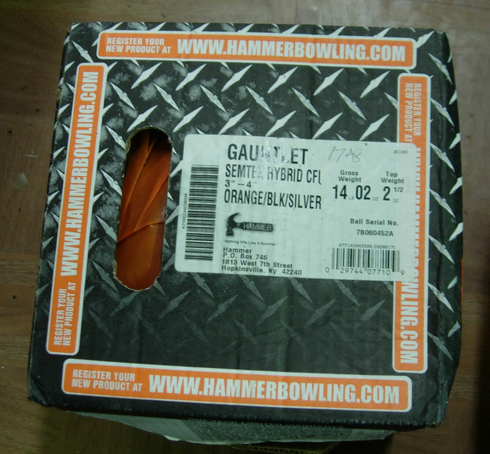 MADE IN USA 14# 2 oz  NIB 2017 Hammer GAUNTLET Bowling Ball Ebonite/Kentucky/USA