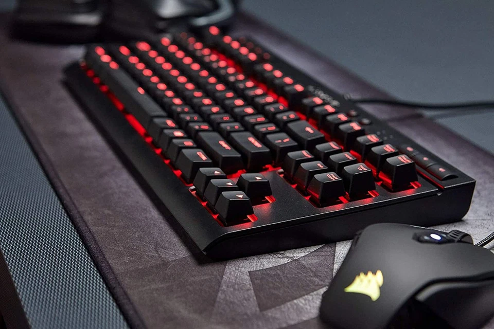 Corsair K63 USB Keyboard Spanish Black, Red - Image 2 of 4