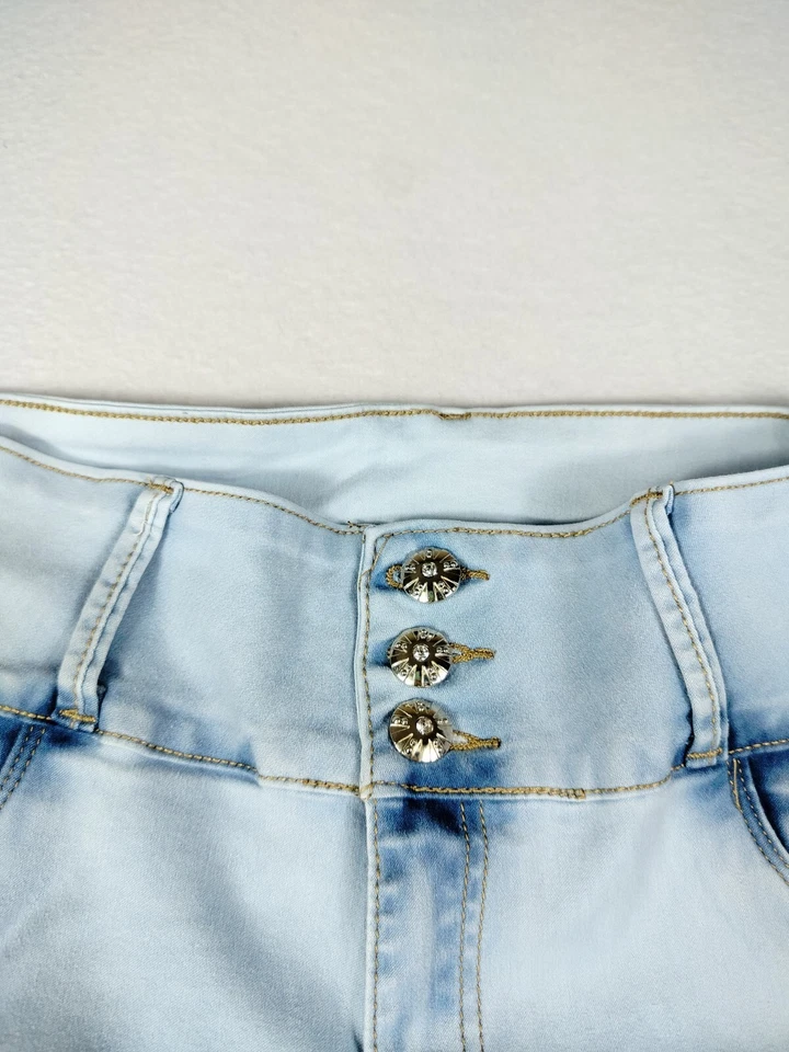 Pantalones de mezclilla plateados Diva para mujer 13 botones de corte diamante de tiro medio lavado claro azul Foto 4 de 4