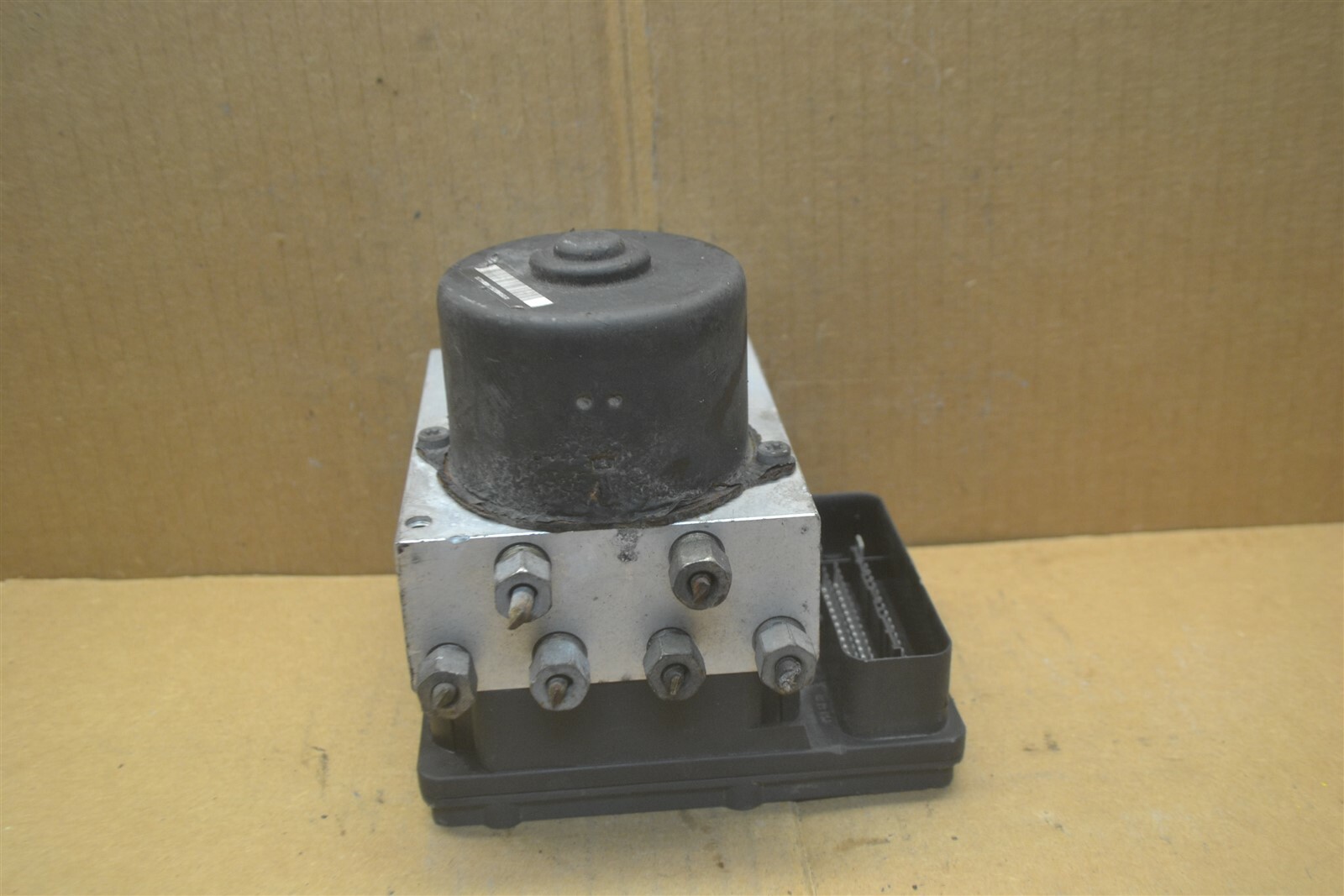 2005 Chrysler 300c 5.7l #8 ABS Anti Lock Brake Pump Module  