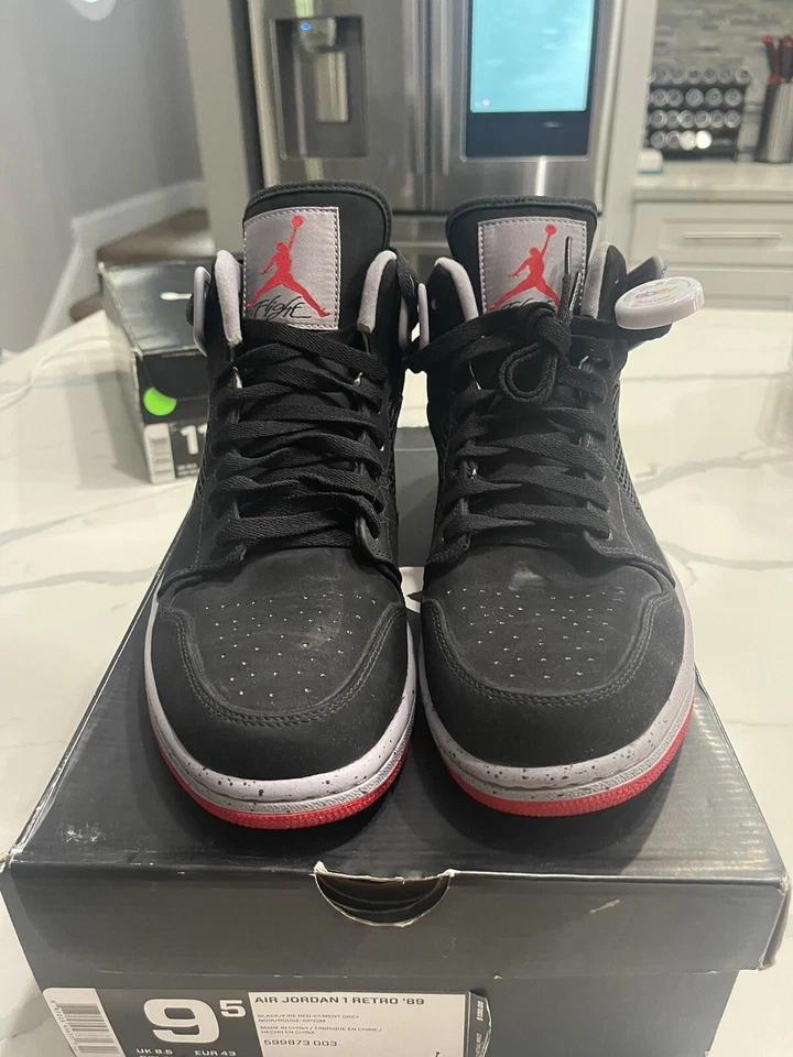 Nuevo Talla 9.5 Nike Air Jordan 1 Retro 89 Medio Negro Rojo Fuego Cemento 599873-003 Foto 2 de 4
