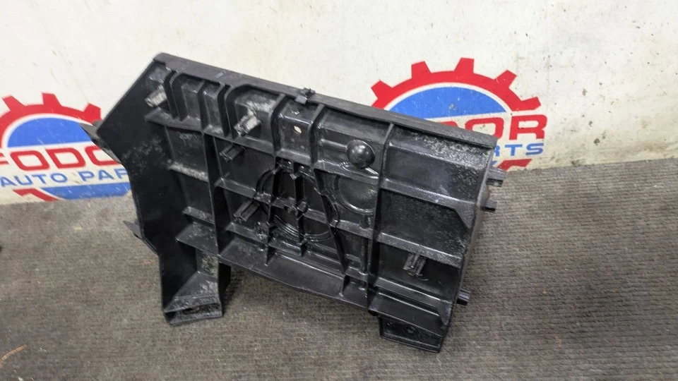 Оригинальный дизельный лоток для аккумулятора со стороны пассажира 07–10 Dodge Ram 2500 3500 - Изображение 3 из 4