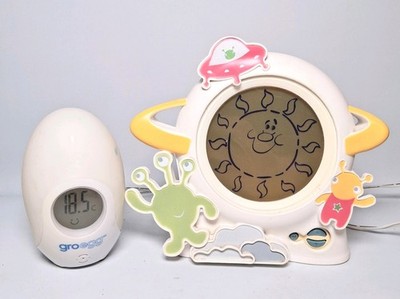 Tommee Tippee Groclock Schlaftrainer & GroEgg Thermometer Nachtlicht Alien Gehäuse