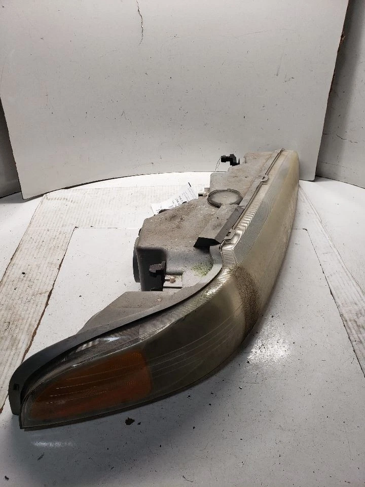 Passenger Right Headlight Fits 98-02 INTRIGUE 1390735 - Image 3 of 4