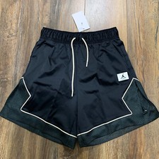 Nike Jordan Essentials Black/Dark Smoke Grey DO5041-010 Women's Diamond Shorts