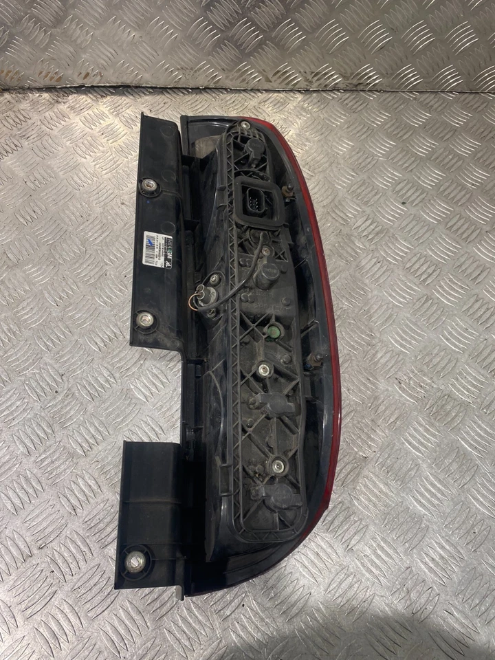 2011 FIAT DOBLO REAR LEFT PASSENGER SIDE TAILLIGHT #10 - image 3 of 4