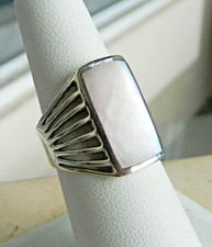 ELEGANT STERLING SILVER LIGHT PINK MOTHER OF PEARL RING- SIZE- 6 3/4