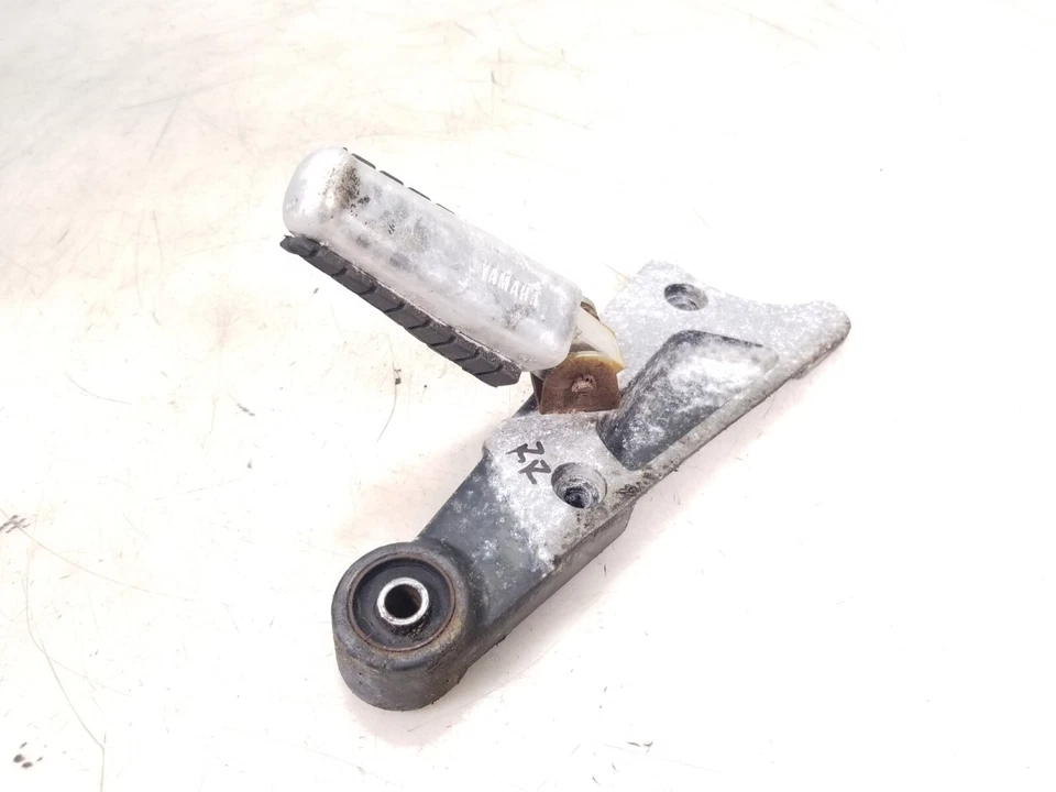 Yamaha Vmax VMX1200 1985-2007 reposapiés trasero derecho pasajero reposapiés y montaje Foto 3 de 4