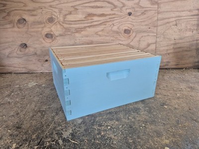 BEE HIVE SUPER 10 FRAME DEEP PAINTED  FRAMES INCLUDED 