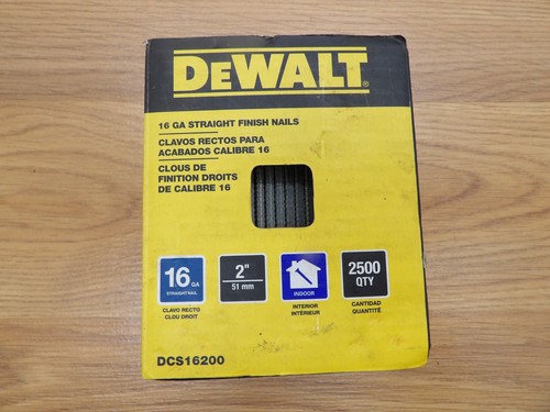 Dewalt 2 Zoll x 16-Gauge Straight Finish Nägel -2500 im Karton-NEU!!!! KOSTENLOSER VERSAND