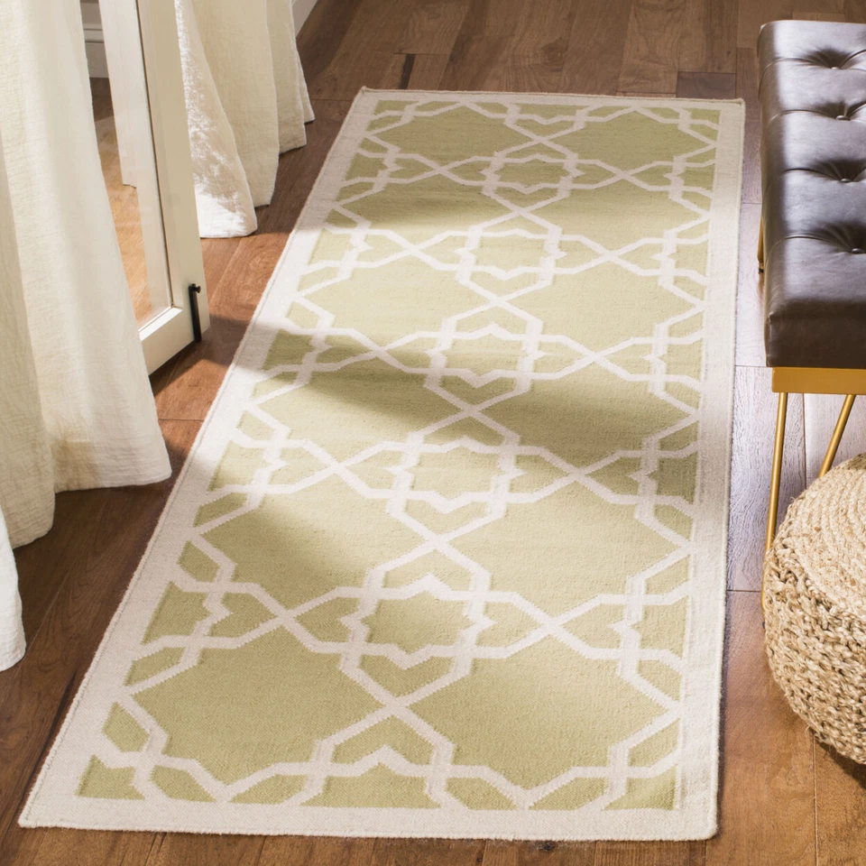 SAFAVIEH Dhurries DHU548A Handwoven Olive / Ivory Rug - Image 3 of 4
