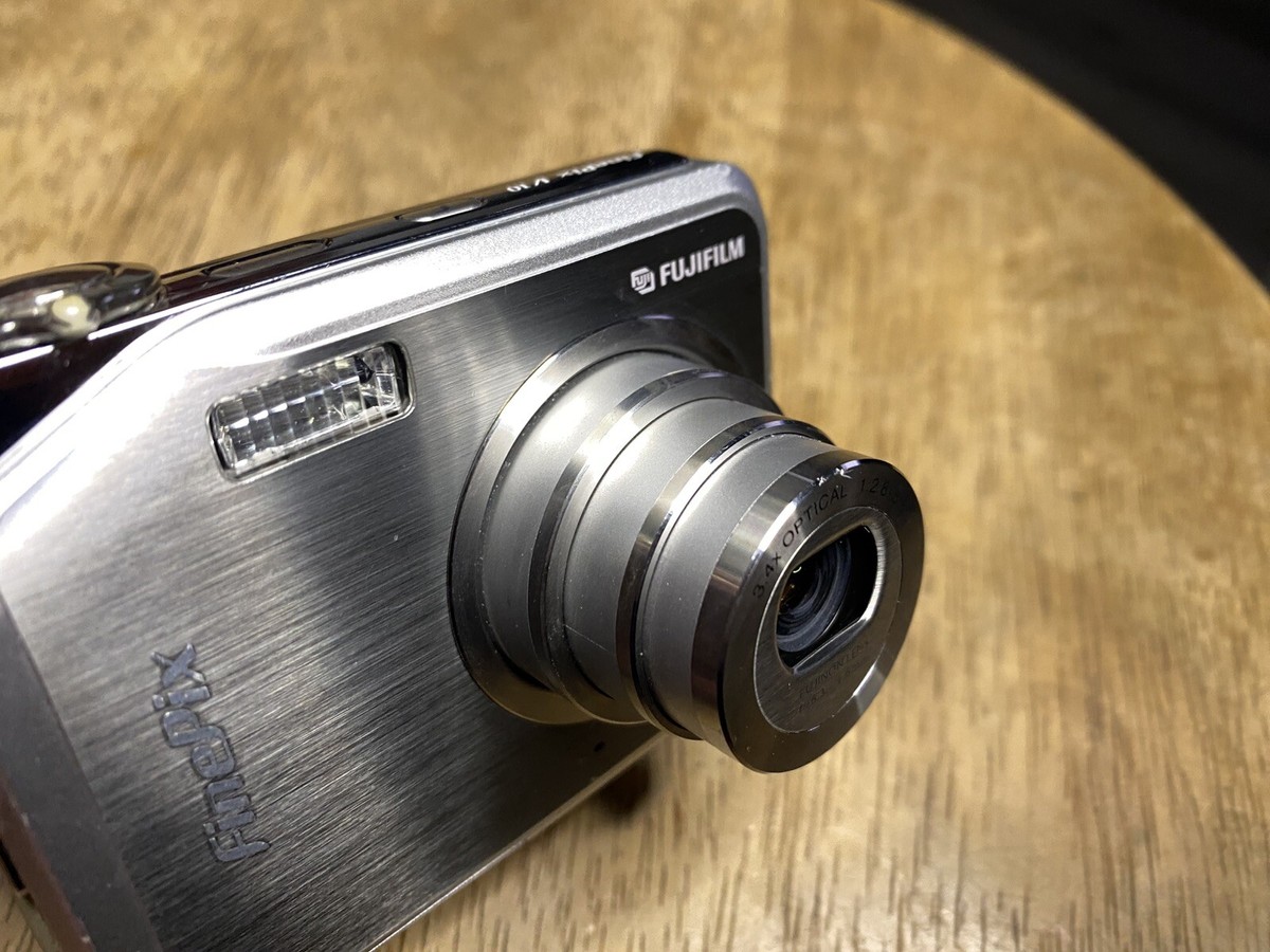 Fujifilm Finepix V10 5.1MP CCD Digital Camera Games Rare Tested