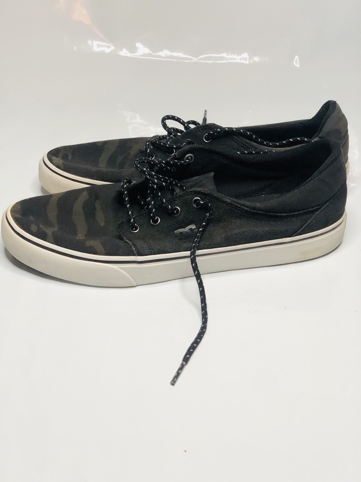 DC Shoes Men Trase Slip On Polka Dot T-Funk Leather Loafer Size 10 VANS SLIP ON SPOTS POLKA DOTS BLACK WHITE SHOES SNEAKERS  main image 3