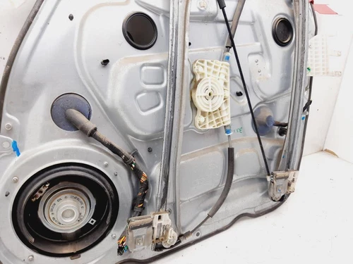 824701D010 Lève-Vitre Avant Gauche. pour KIA CARENS (UN) Concept 2010 8916256 - Photo 4/10