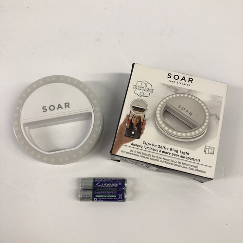 Soar Tech Elevated • Clip-On Selfie Ring Light (Lightly Damaged Box) - 第 1/2 張圖片