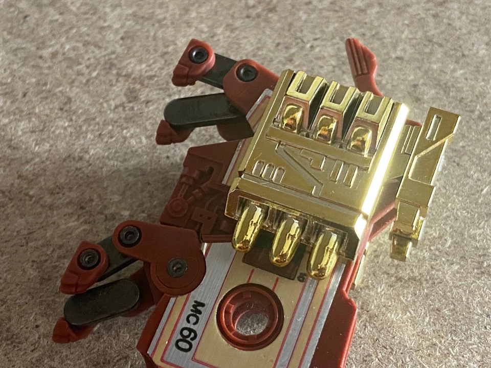 Transformers G1 1986 Ramhorn MINT cassette figure japan - Image 4 of 4