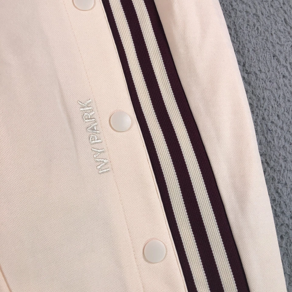 Calça Adidas X Ivy Park Track Feminina Pequena Creme Borgonha Três Listras Snap NOVA - Imagem 4 de 4