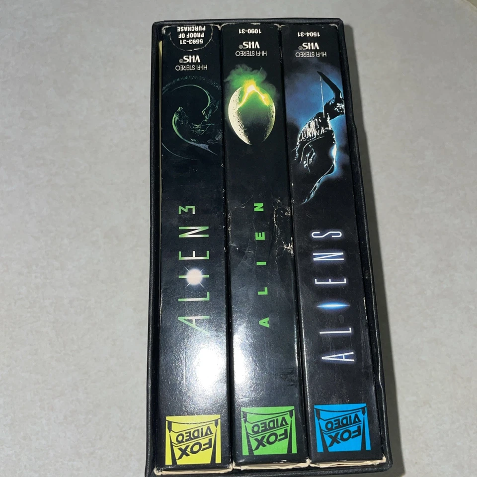 Alien Trilogy VHS Box Set Alien Aliens Alien 3 1993 - Image 2 of 4