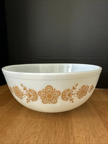 Vintage PYREX 404 White Butterfly Gold 4 Qt Mixing Bowl Glass USA Large 10.25”