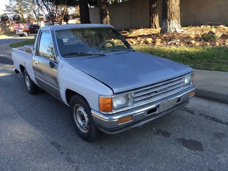 Brazo de control inferior delantero derecho lado pasajero toyota pickup 84-88 Foto 4 de 4