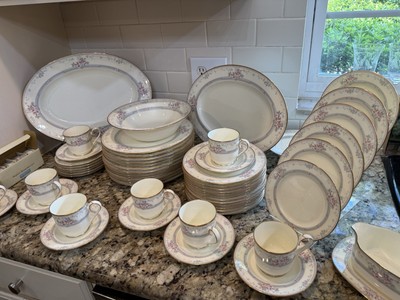 Noritake Bone China MAGNIFICENCE Service for 8 Plus Accessories