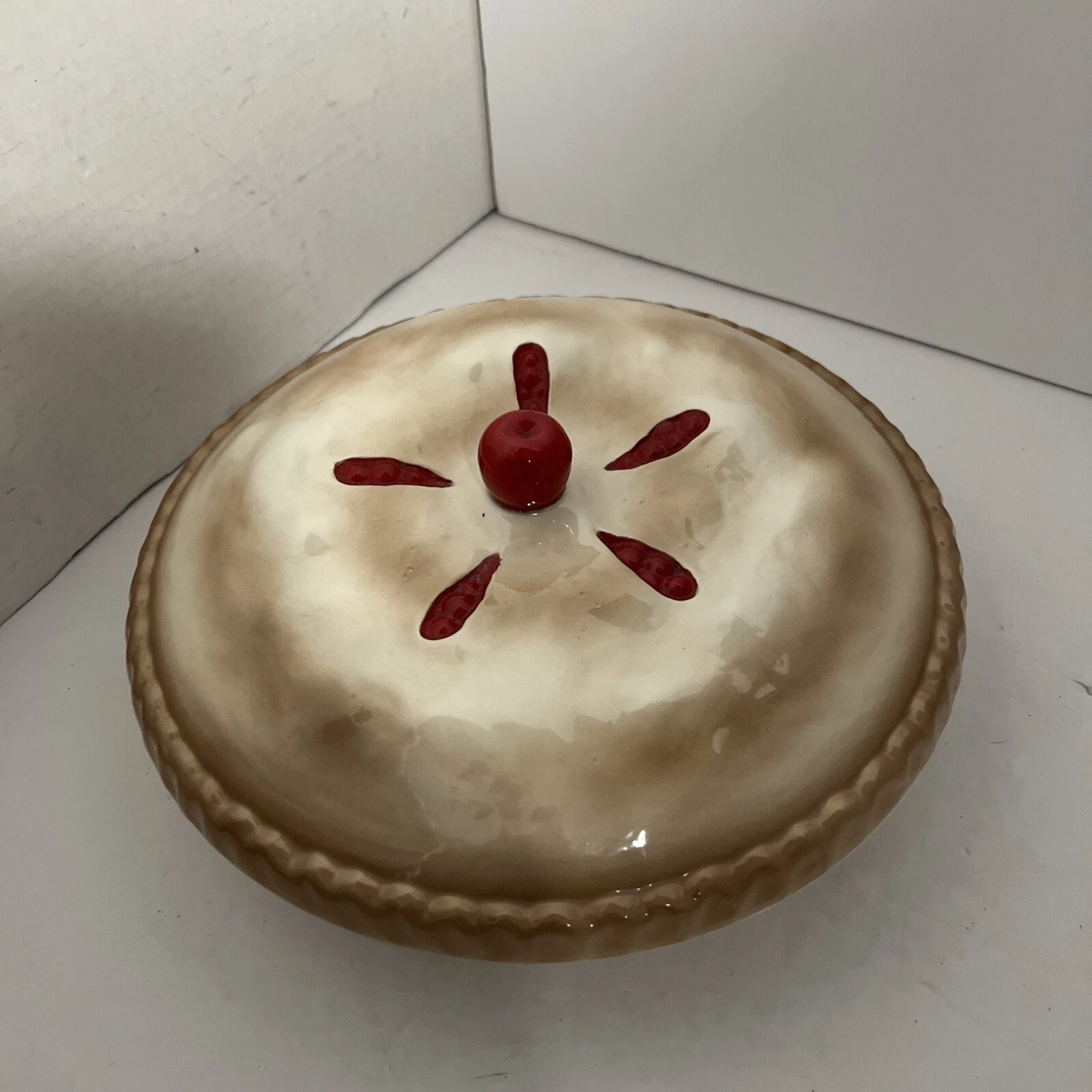 Vintage Ceramic Covered Pie Plate Dish Keeper With Cherry On Lid