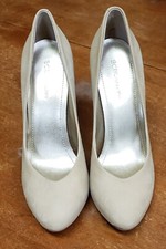 BCBG Wheat Suede "PL-Brady" Pumps 8B NEW